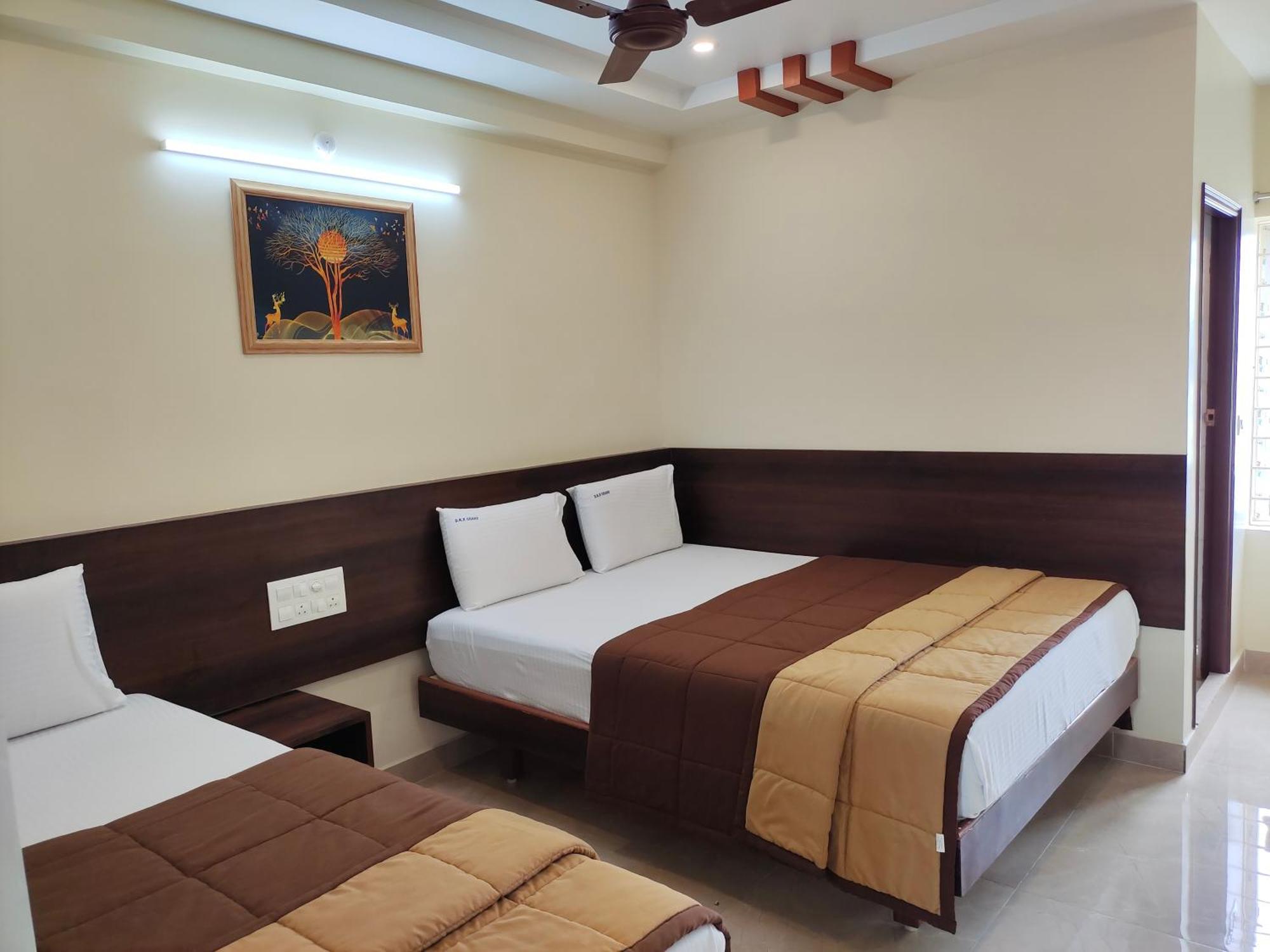 Hotel Dkr Grand Tirupati Room photo
