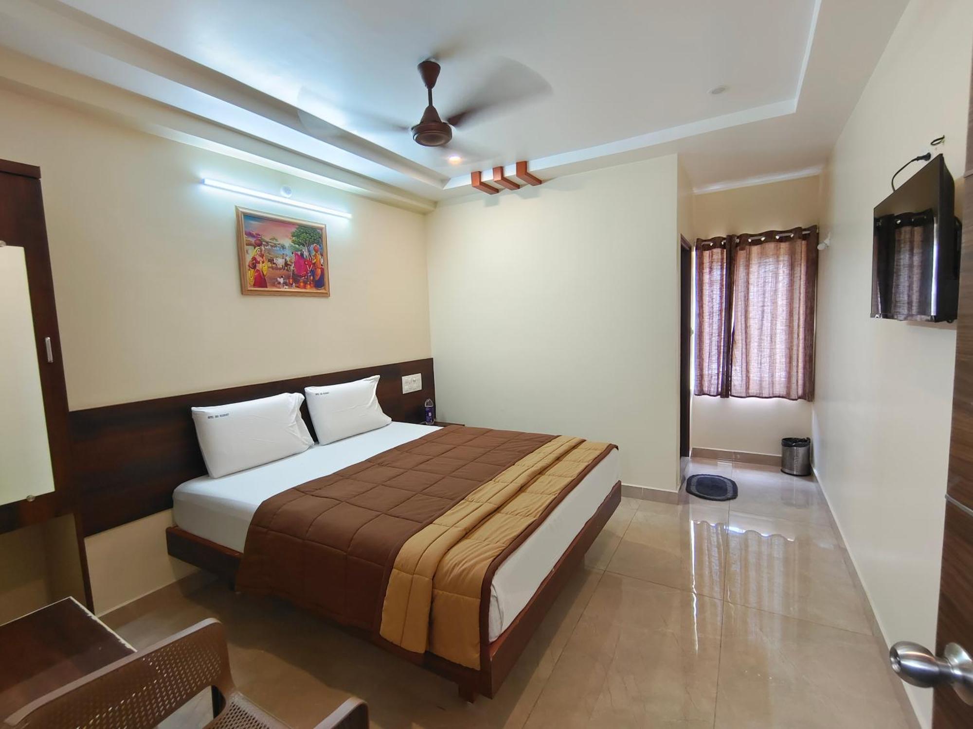Hotel Dkr Grand Tirupati Exterior photo